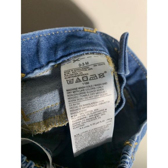 Old Navy Bundle 2 Piece Shirt/Pants & 2 Button Up/Down 0/6 Months - Picture 9 of 15